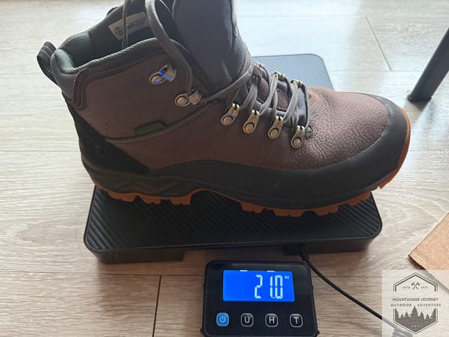 Timberland Mt Maddsen 2.0 weighing 21 oz per boot on our calibrated scale