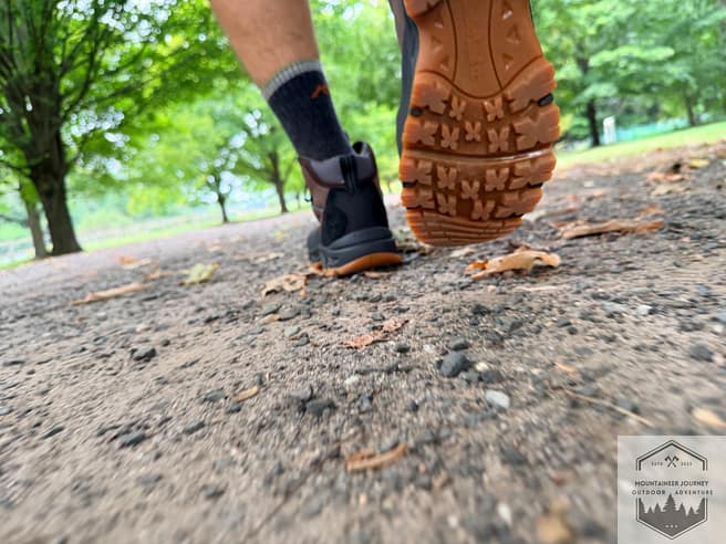 Lug view of the Mt.Maddesn 2.0 during grip/traction testing on gravel.
