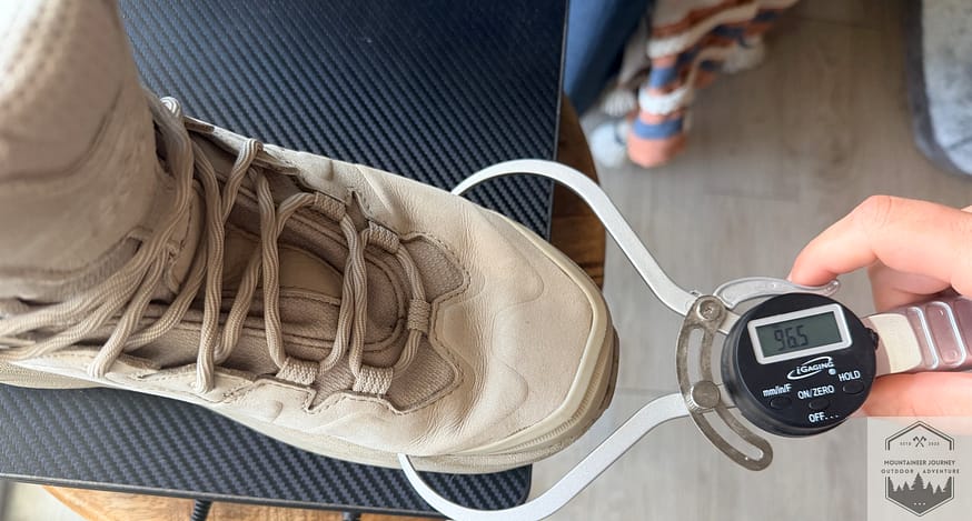 Measuring Hoka Kaha 3 forefoot width at 96.5 mm with our digital caliper