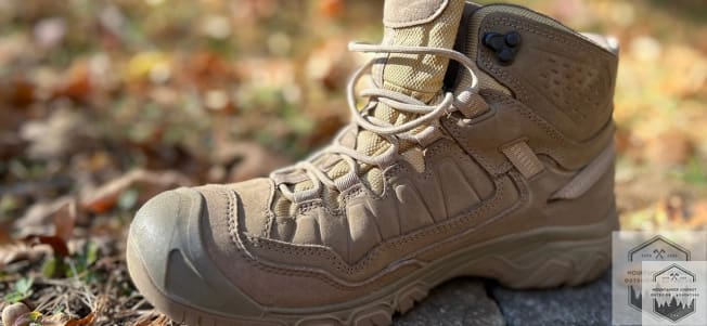Keen Targhee IV sitting on rocks
