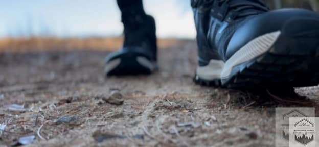 blog-img-1735146548955 example of hiking shoe, altra lone peak