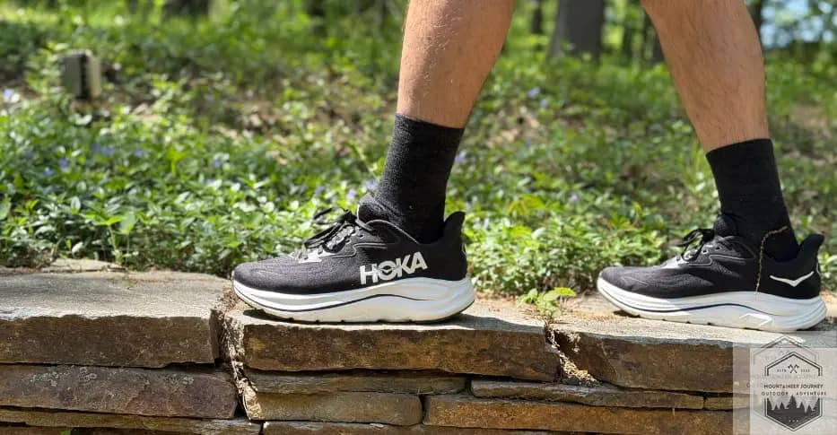 Showing a properly fitted shoe in the clifton 10