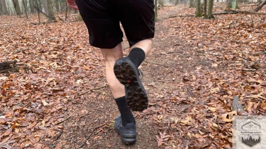 Running on a muddy trail with the Speedcross 6, testing the traction