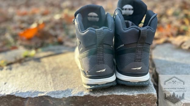 blog-img-1732722515546 Altra Lone Peak 2 heel view