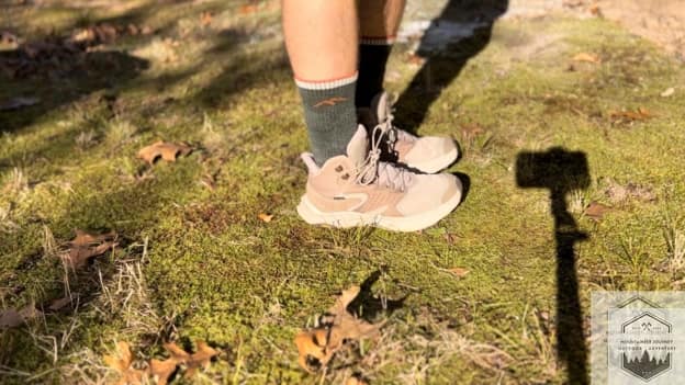 blog-img-1731792541648 side view of hiking sock