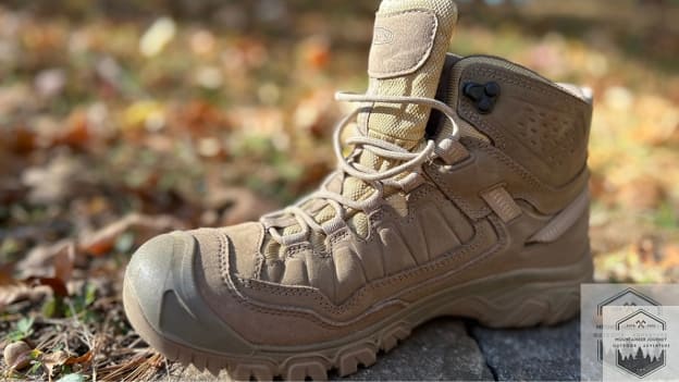 blog-img-1729630642349 side view of the keen targhee IV