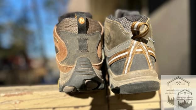 blog-img-1732751445178 merrell moab 3 next to keen targhee III contrasting the heels