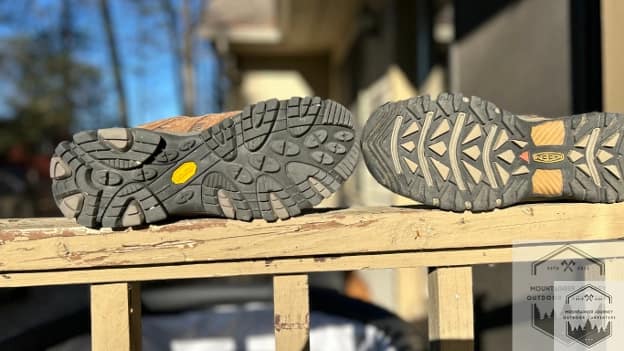 blog-img-1732751570586 vibram megagrip outsole of moab 3 on left vs keen.rugged outsole on left