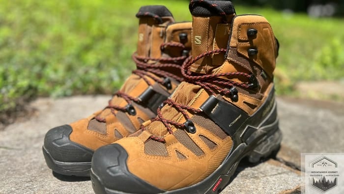 Front View Of The salomon Quest 4 with active support wings on the sides