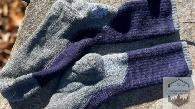 blog-img-1732987087608 view of the socks showing the materials