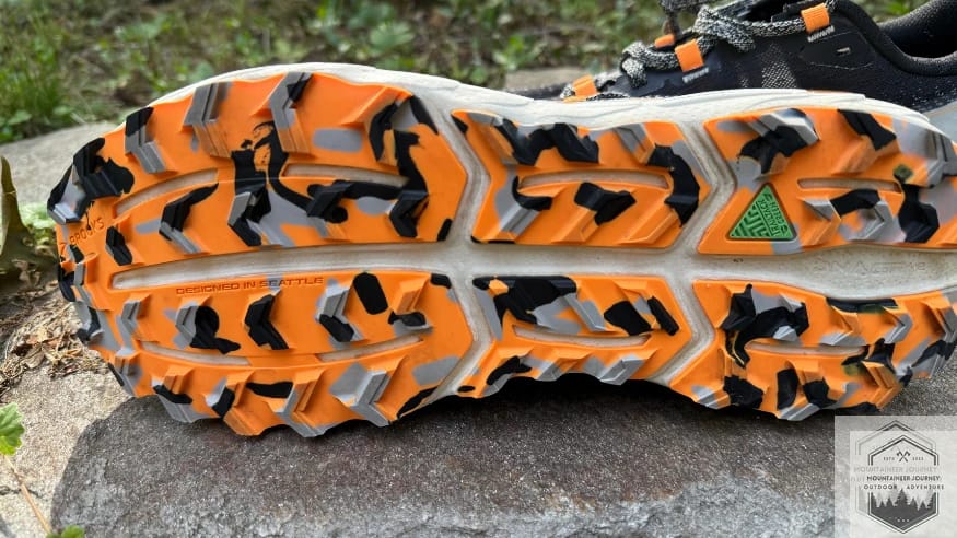 outsole view of the cascadia 18 displaying the lugs