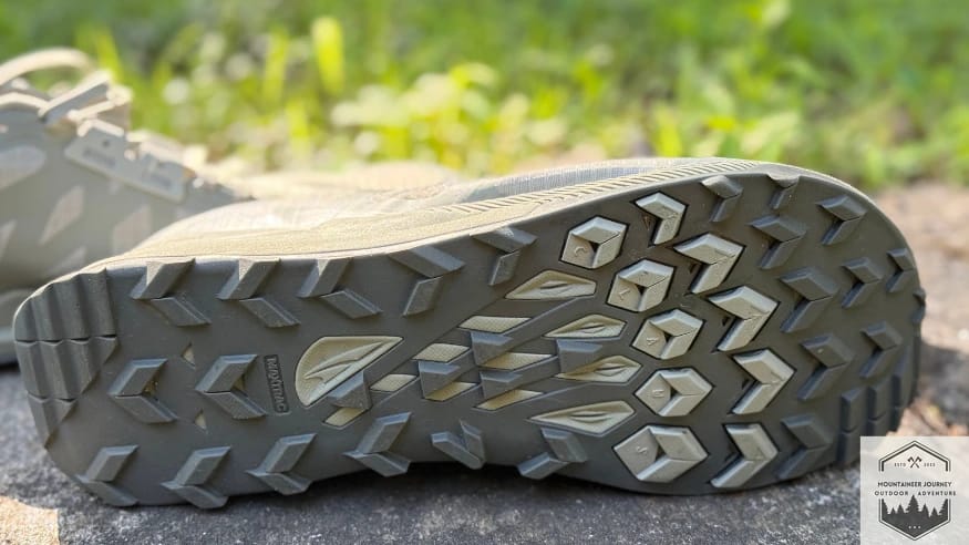 traction lugs of the altra lone peak 8