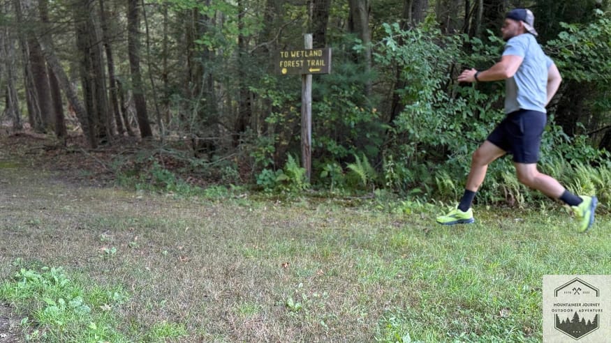 Turning the corner while testing out the Brooks Cascadia 19, testing the agility