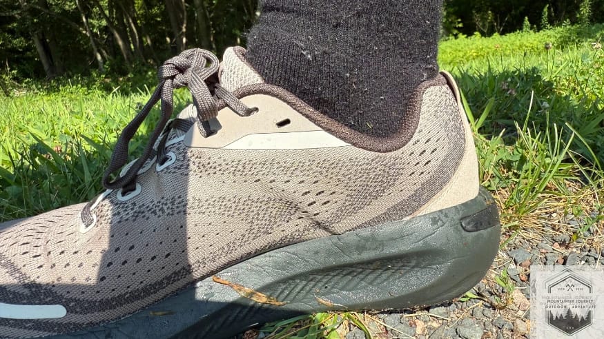 side view of the morphlite with debris on the outsole