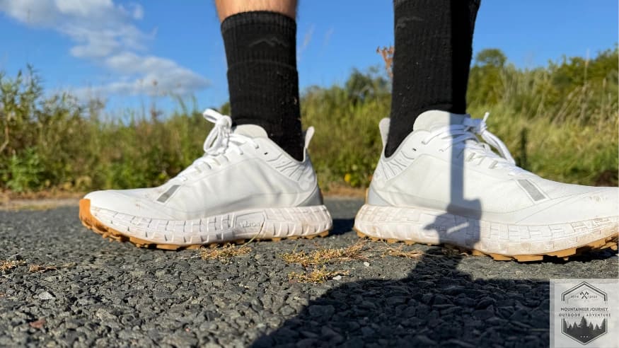Standing on rocky gravel with the Norda 001