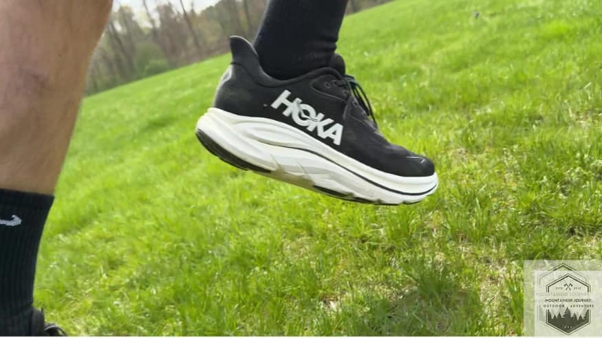 Running on grass in the Clifton 10
