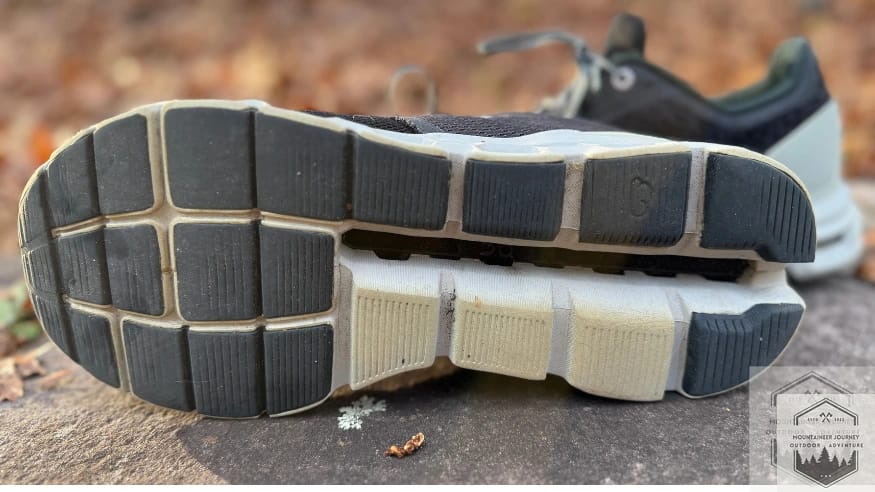 View of the Oncloud 6 outsole. Lateral wear on the outsole after 60 miles.