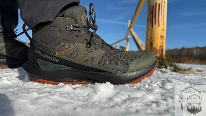Entire view of the Salomon Elixir Activ