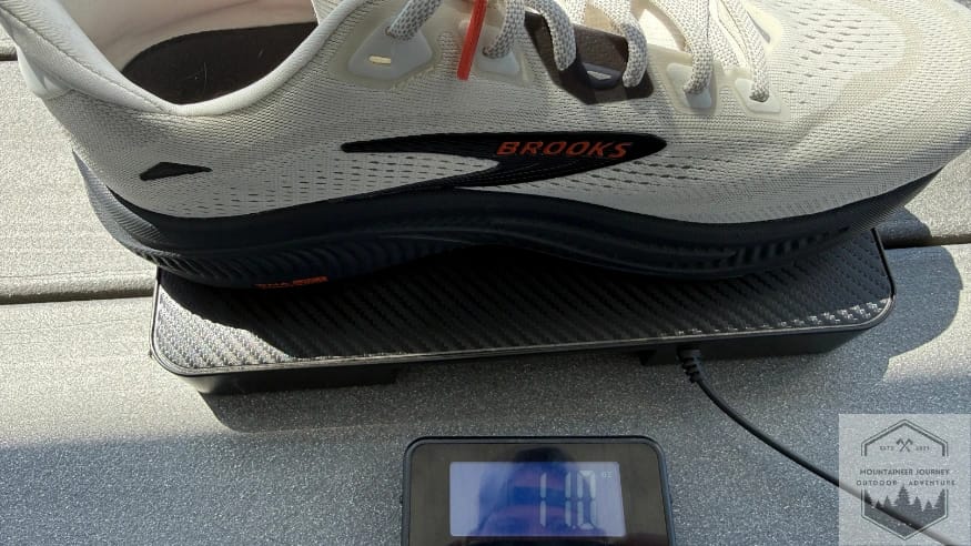 Ghost 18 single shoe weighing 11 oz on our scale