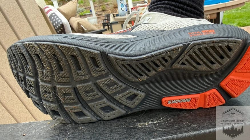 View of forefoot outsole where the width decreases up to toe box
