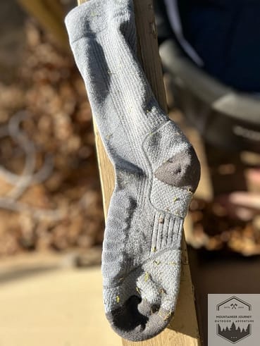 blog-img-1731801338720 top to bottom view of hiking sock