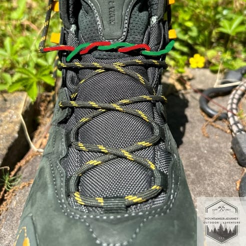 blog-img-1716742073462 overhand knot on kaha 2 laces