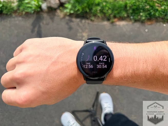 Venu 4 during walking test. Showing pace, distance, and time