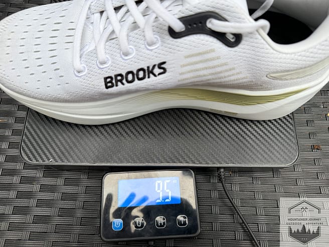 weighing the brooks ghost max 3 on our scale at 9.5 oz