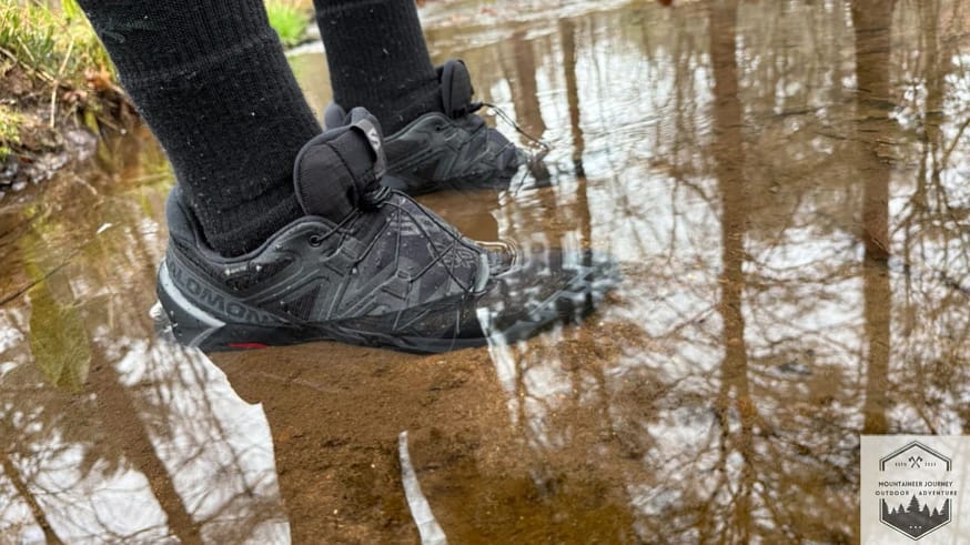 Testing Gore tex membrane of Salomon Speedcross 6 in water submersion testing