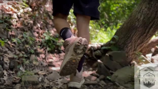 blog-img-1732996780232 hiking on rocky incline, can easily cause blisters