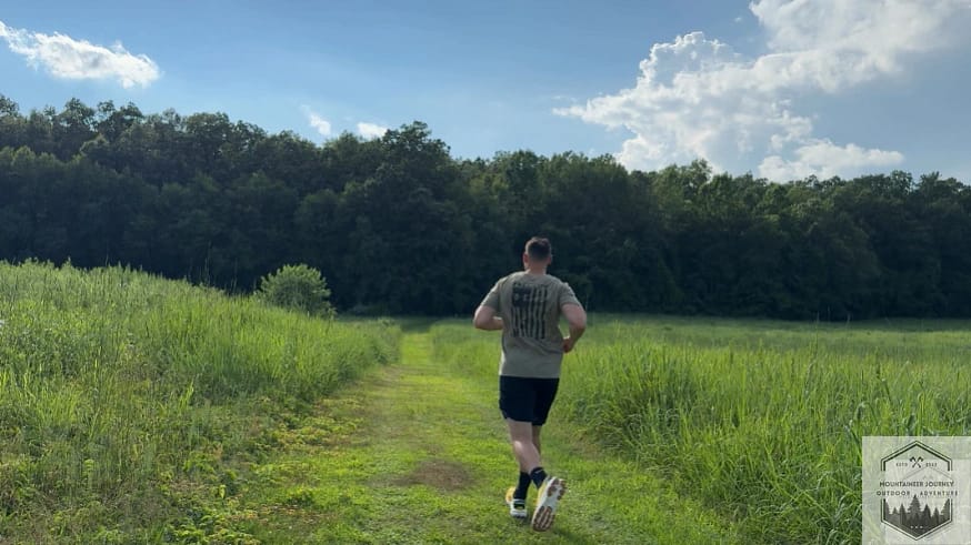 Unbiased performance testing of the Hoka Mafate X on grass to evaluate energy return and ankle security in a maximalist trail shoe.