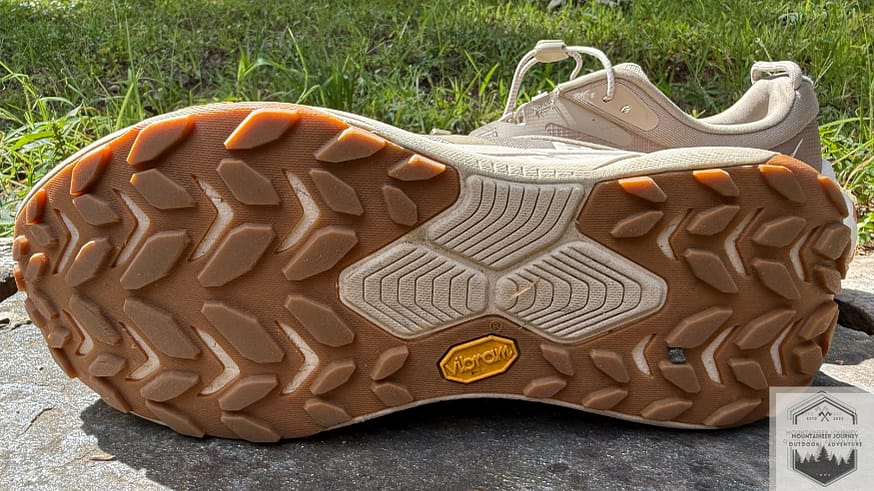 Outsole of the hoka transport, this is the only walking shoe we have tested that has actual lugs rather than a rubber indentations as most walking shoes have.