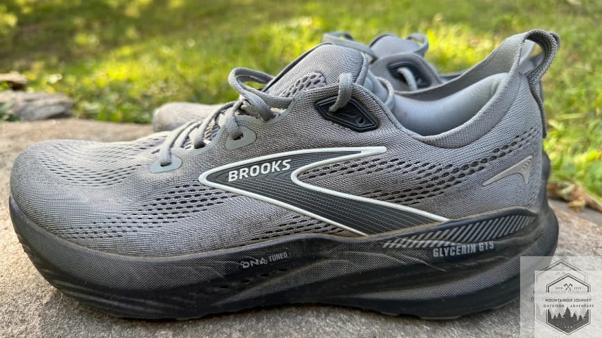 Side view of the glycerin 22 on a wall