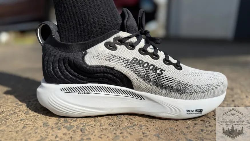 Brooks Adrenaline GTS 25 side view