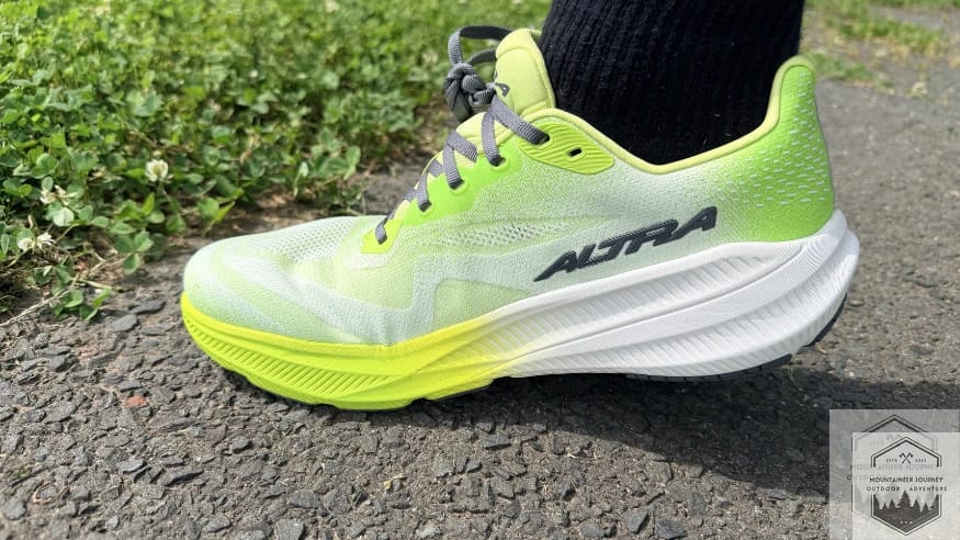 Altra Experience Flow 3 (Best Lightweight)