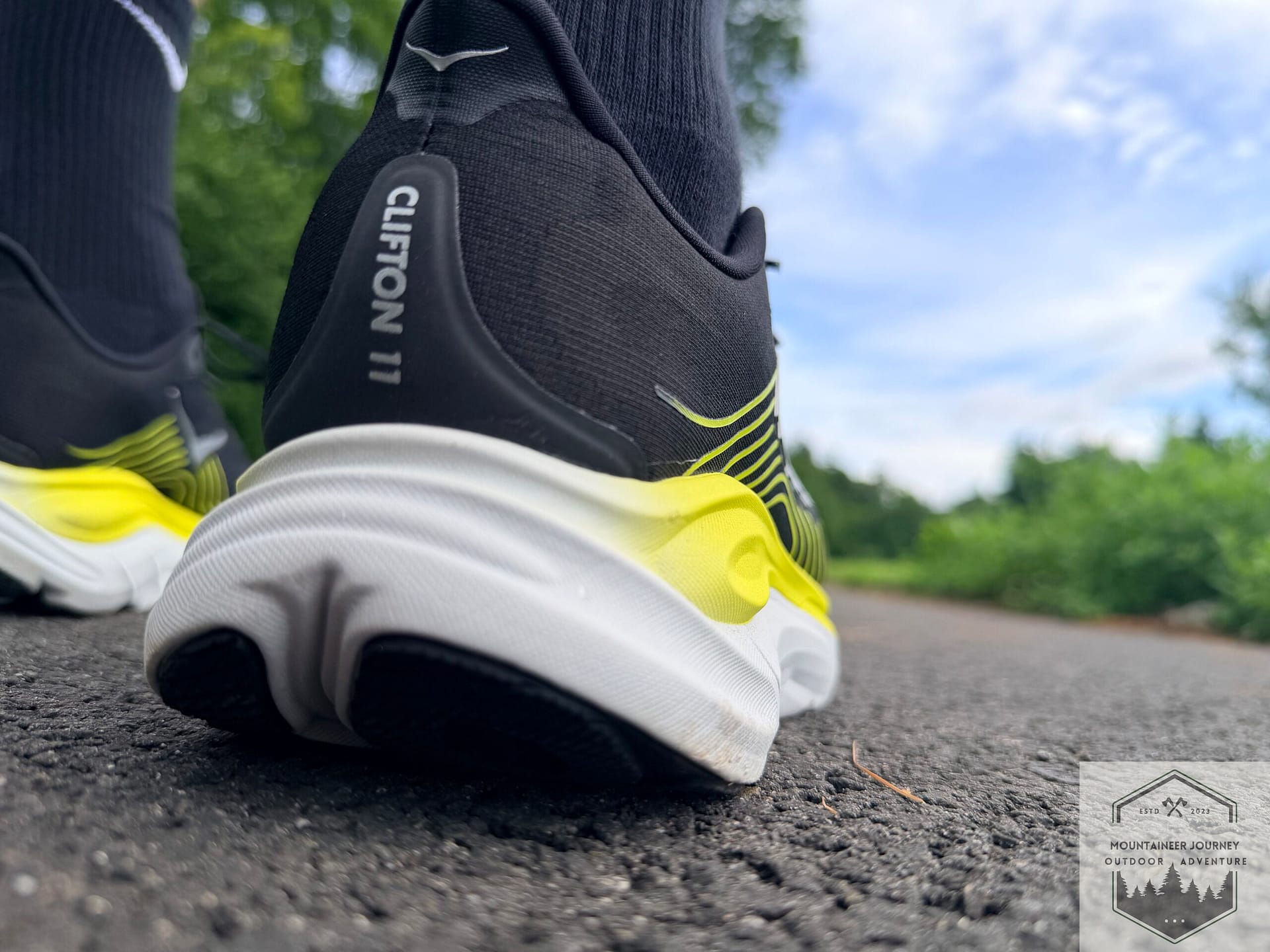 Hoka Clifton 11