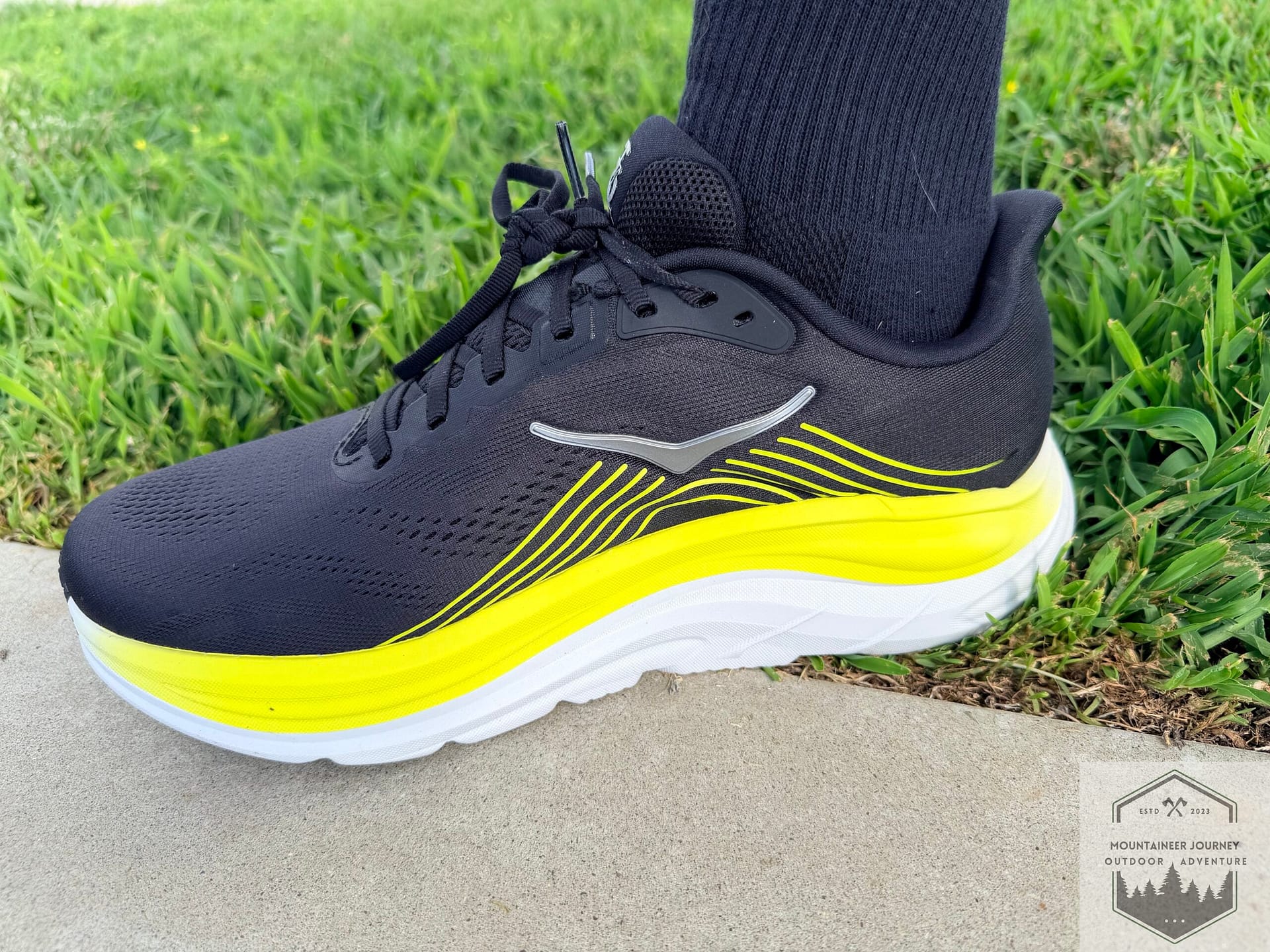 Hoka Clifton 11